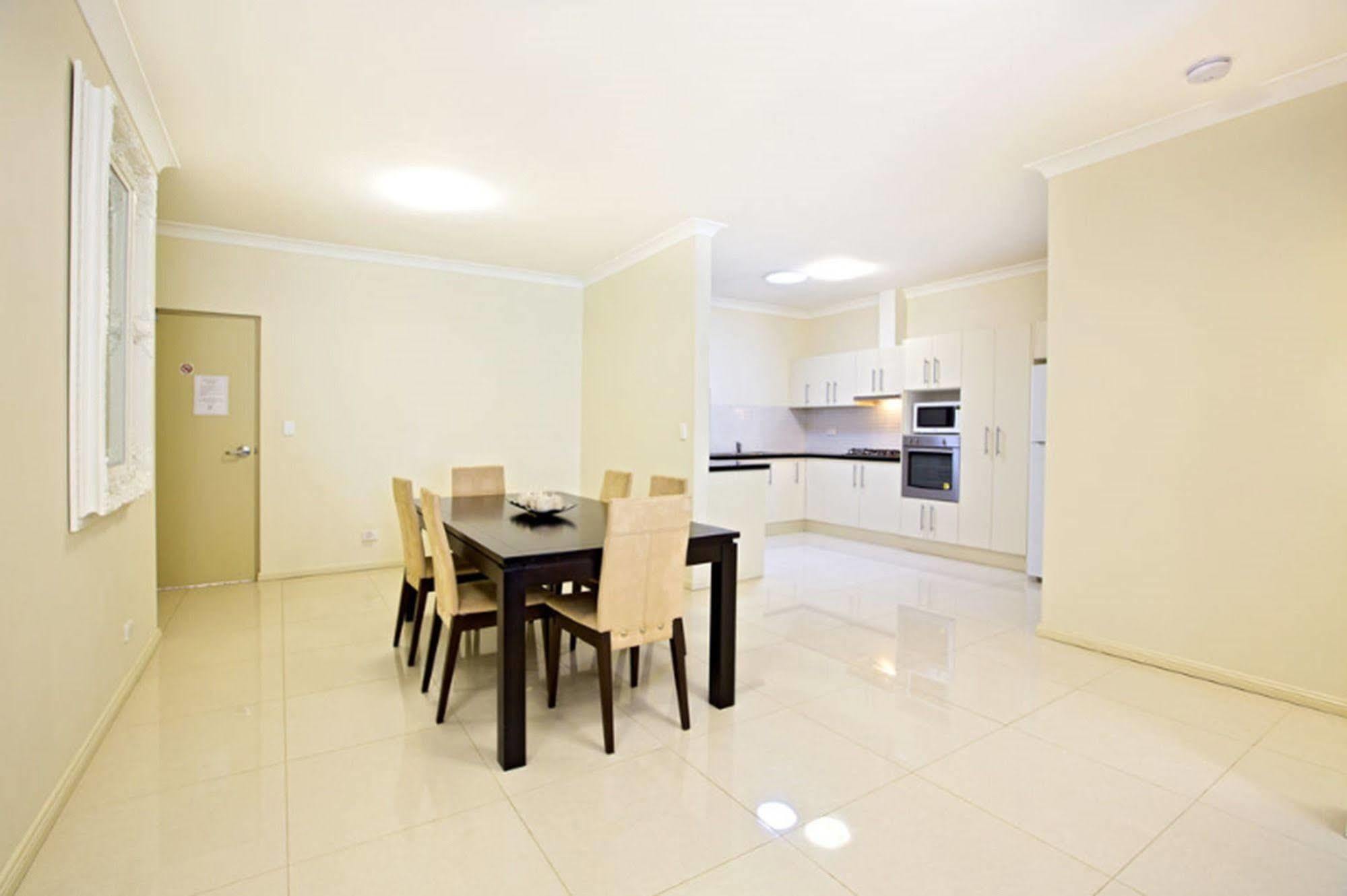 Astina Serviced Apartments - Central Penrith Eksteriør bilde