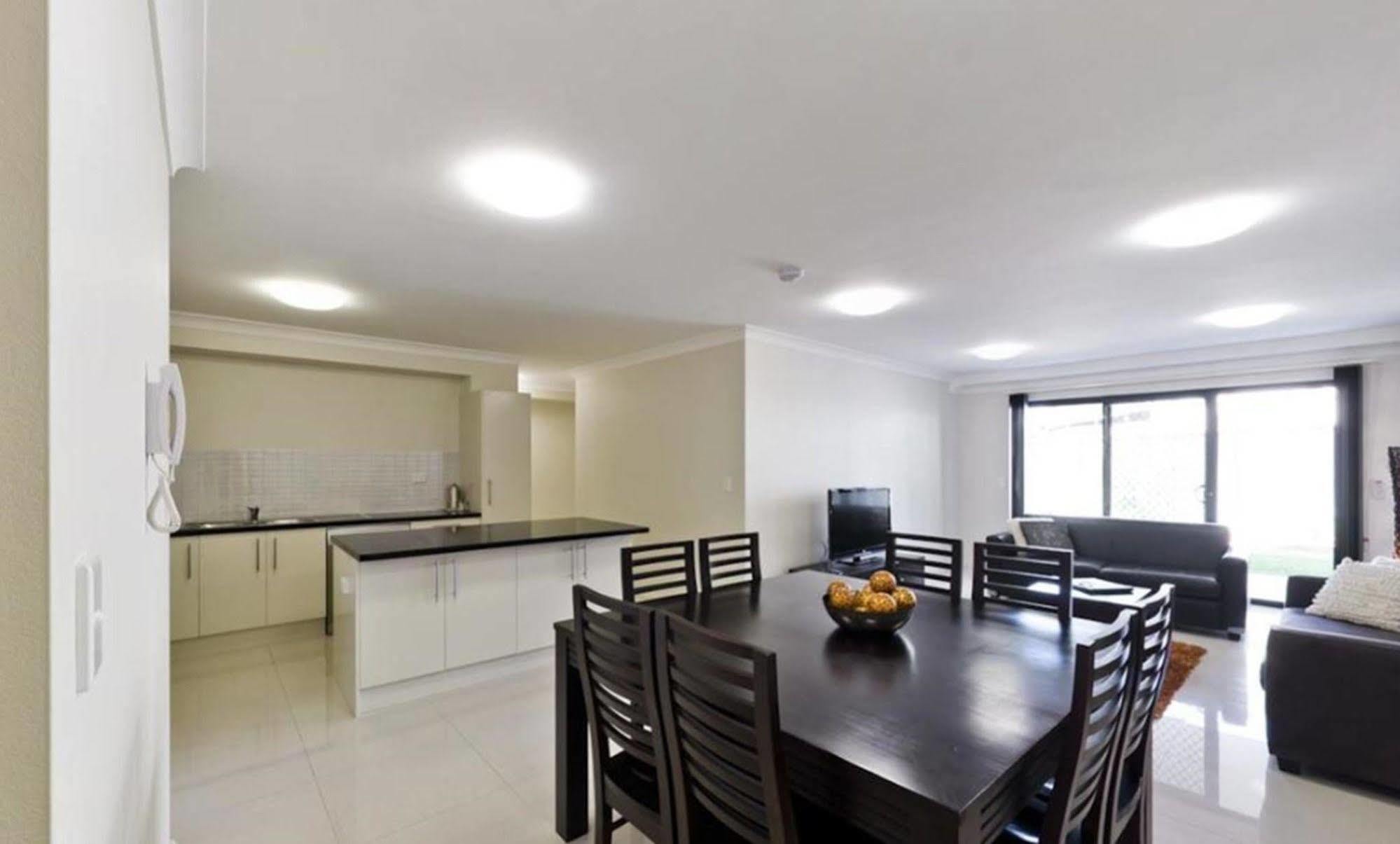 Astina Serviced Apartments - Central Penrith Eksteriør bilde
